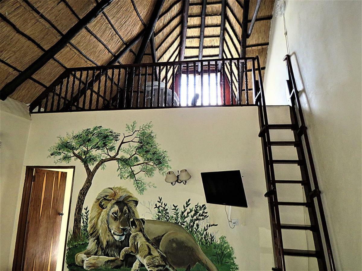 Parrot Lodge บูลาวาโย ภายนอก รูปภาพ