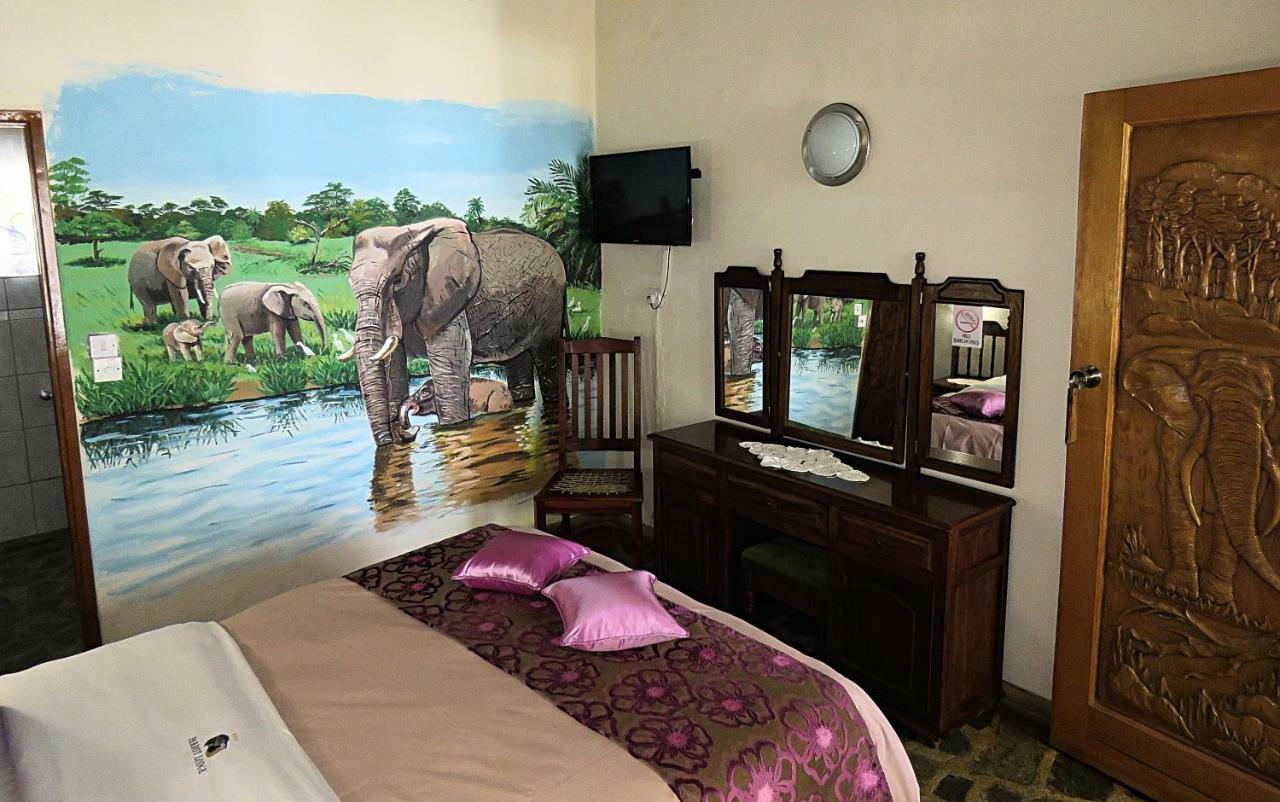 Parrot Lodge บูลาวาโย ภายนอก รูปภาพ