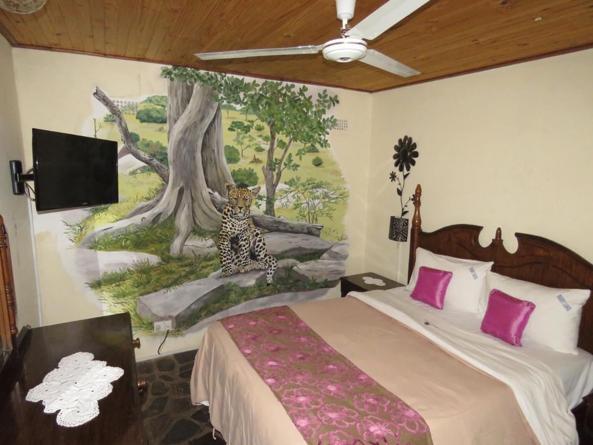 Parrot Lodge บูลาวาโย ภายนอก รูปภาพ